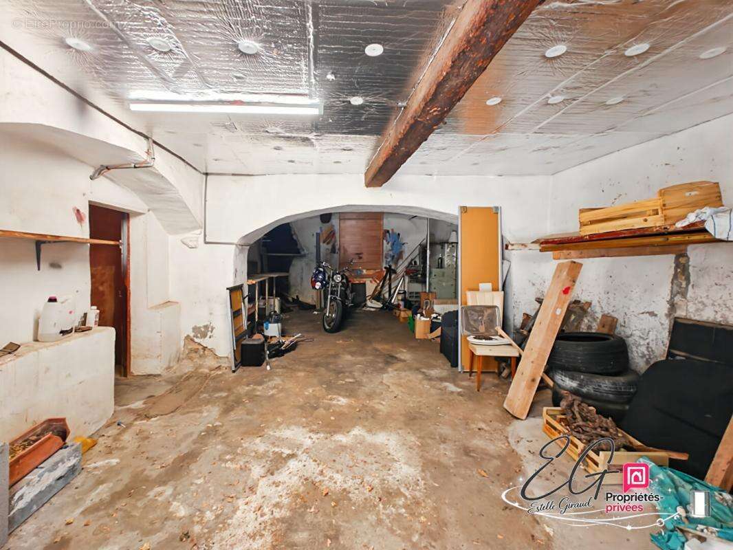 Maison de caractère traversante avec terrasse, atelier et vaste garage - photo 17