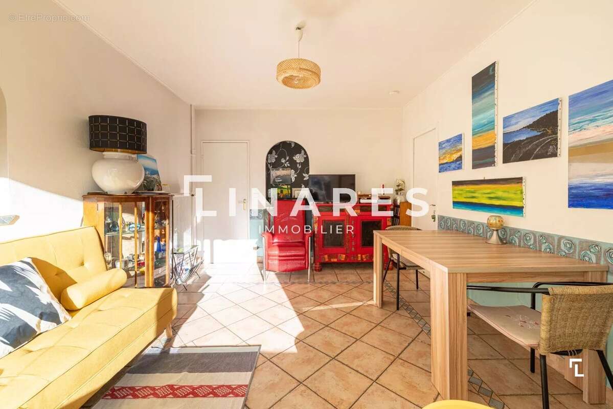 Appartement à MARSEILLE-8E