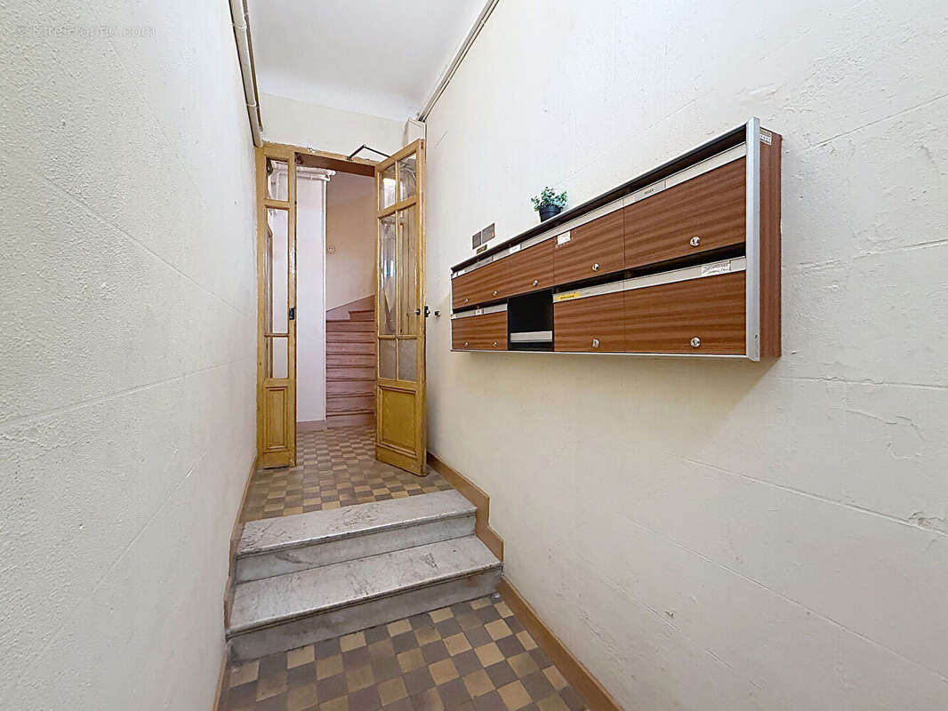 Appartement à MARSEILLE-4E