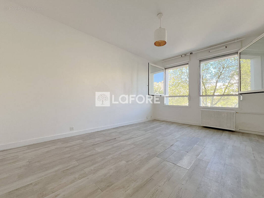 Appartement à MONTROUGE