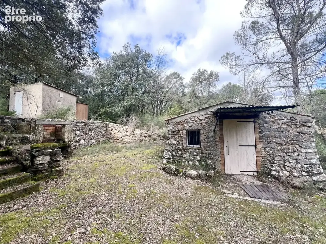 Cabanon sur 10 561 m² de terrain - photo 1
