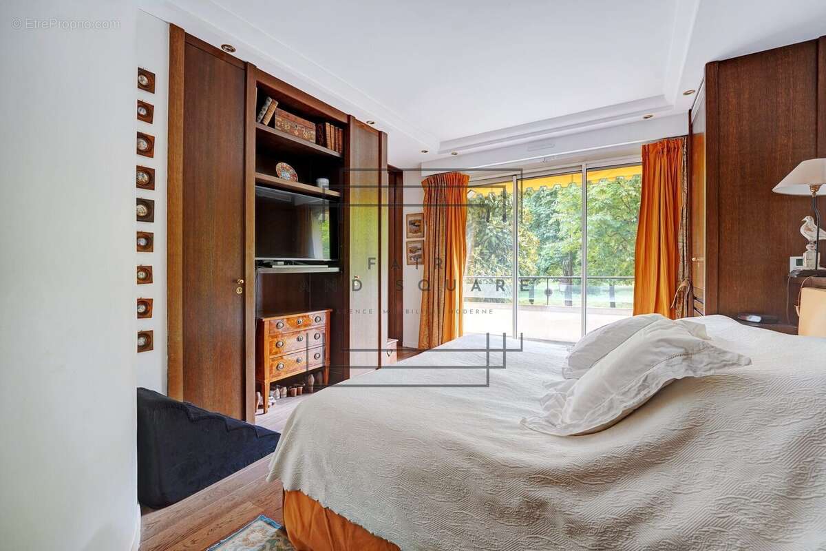 Appartement à NEUILLY-SUR-SEINE