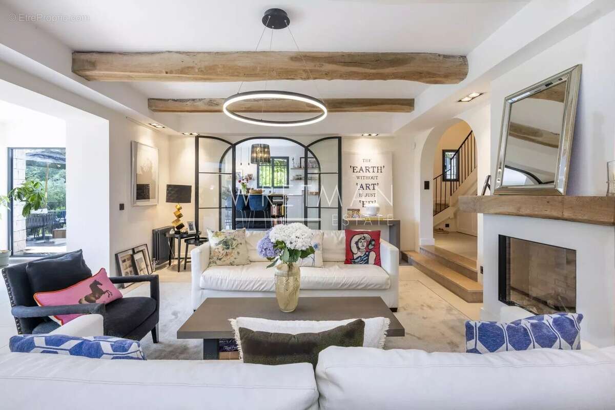 Maison à VALBONNE