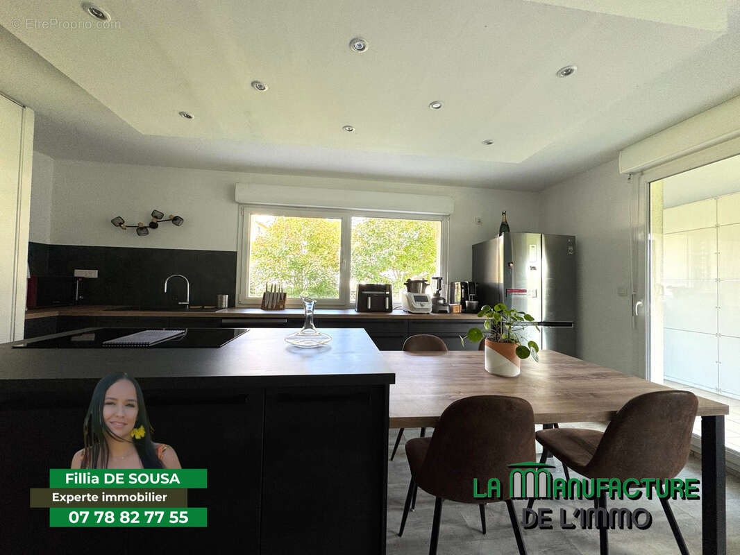 Appartement à SAINT-PRIEST-EN-JAREZ