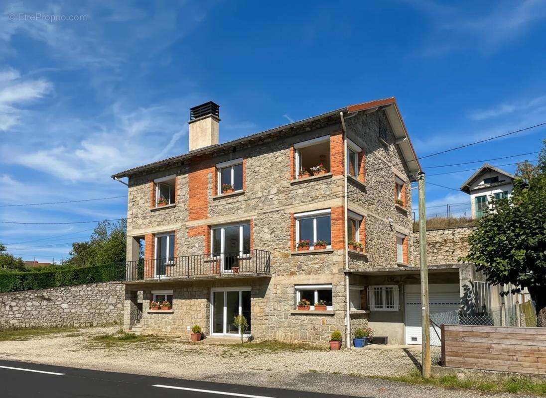 Maison à CHABRELOCHE