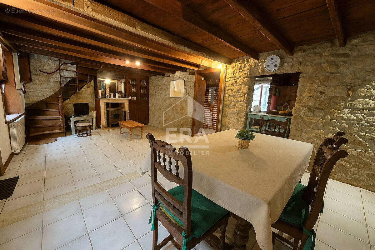 Maison à LA CAPELLE-LES-BOULOGNE