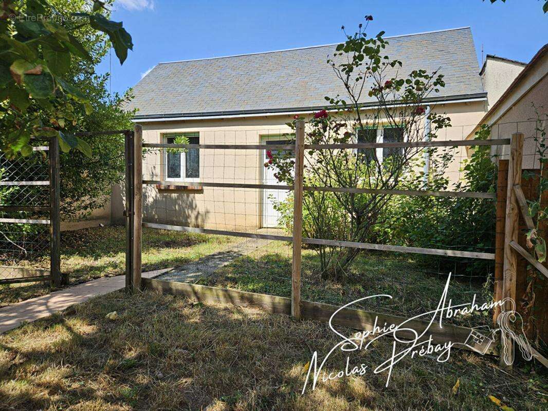 Maison en pierres avec jardin et double garage, proche centre-ville - photo 4