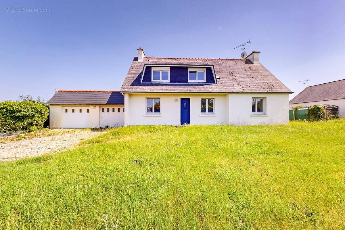 Maison à YFFINIAC