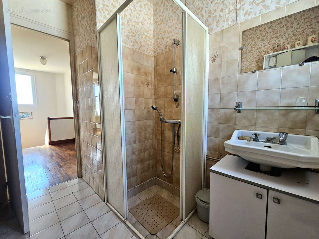 Maison 113 m² à Le Longeron  - photo 11