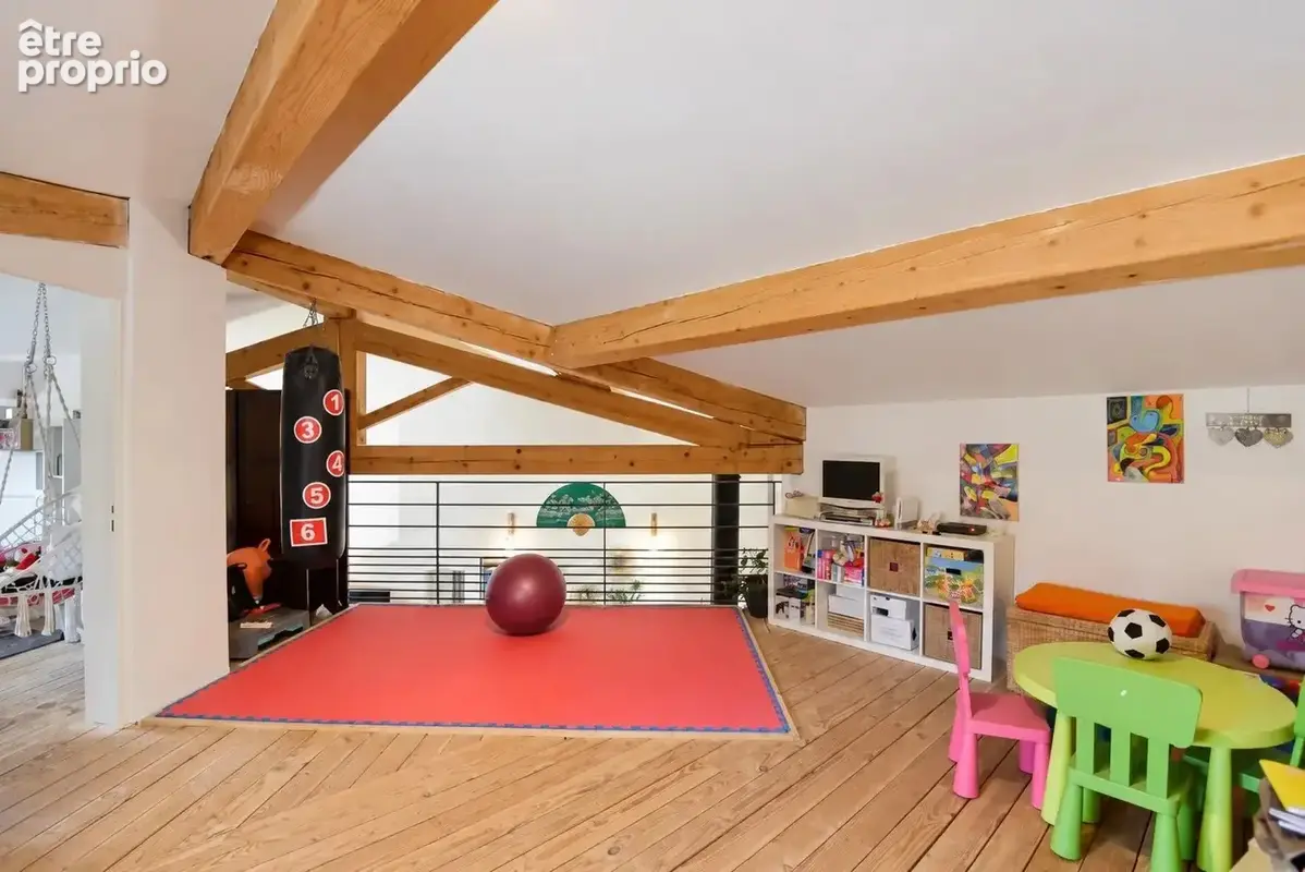 Saint-Paul-en-Forêt – Villa avec piscine, cinq chambres et séjour cathédrale - photo 13