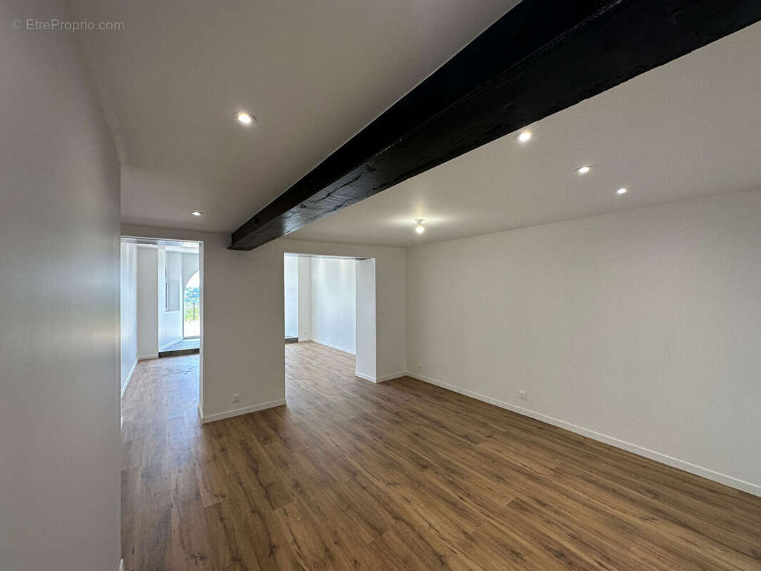 Appartement à MONT-SAINT-AIGNAN