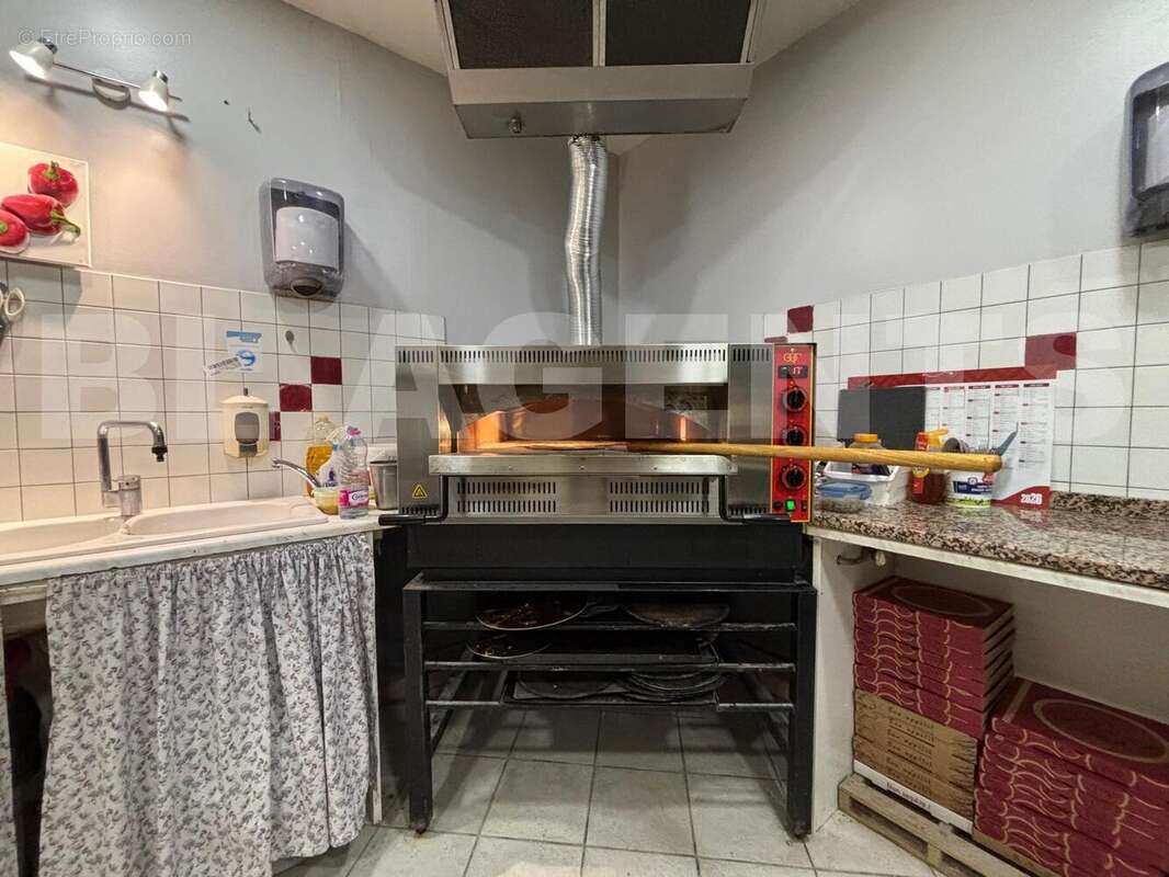 58a71a9c-c082-41ea-b648-524bd997eaa6 - Commerce à LAROQUE-D'OLMES