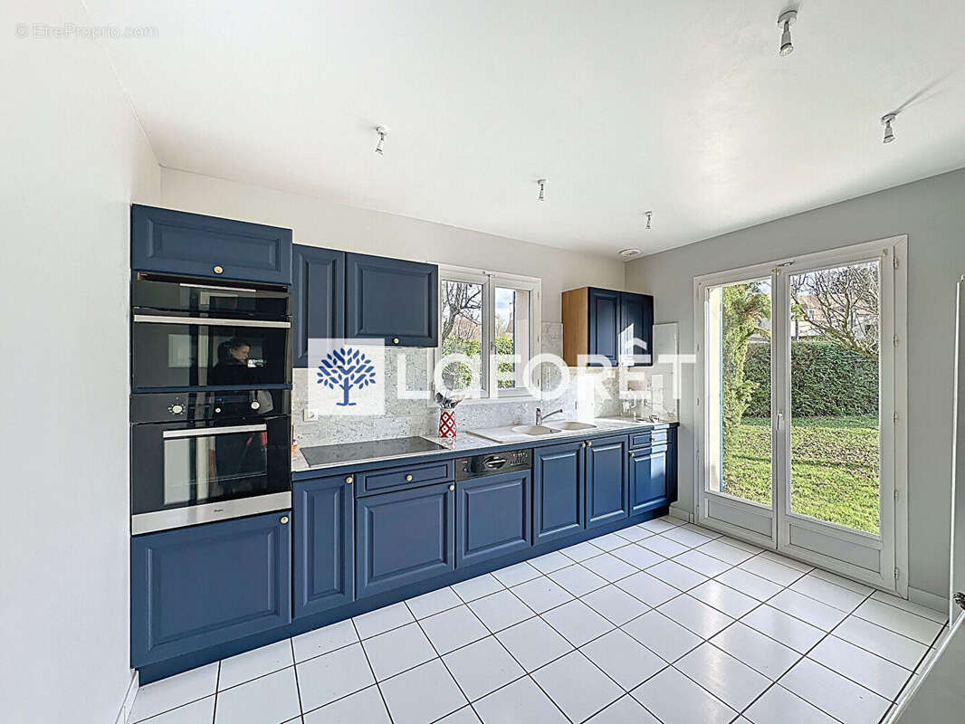 Maison à SAINT-NOM-LA-BRETECHE