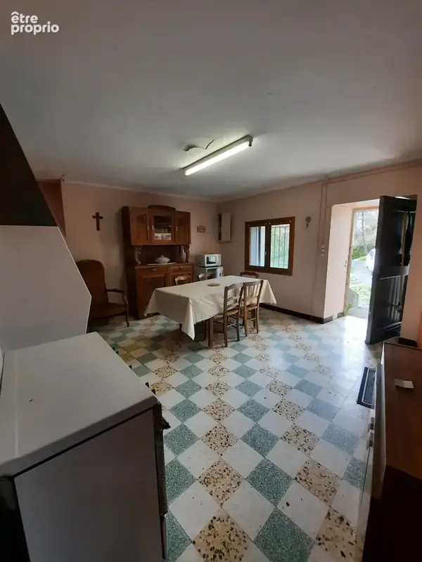Opportunité à saisir : maison de village T3 à rénover à Cornus - photo 3