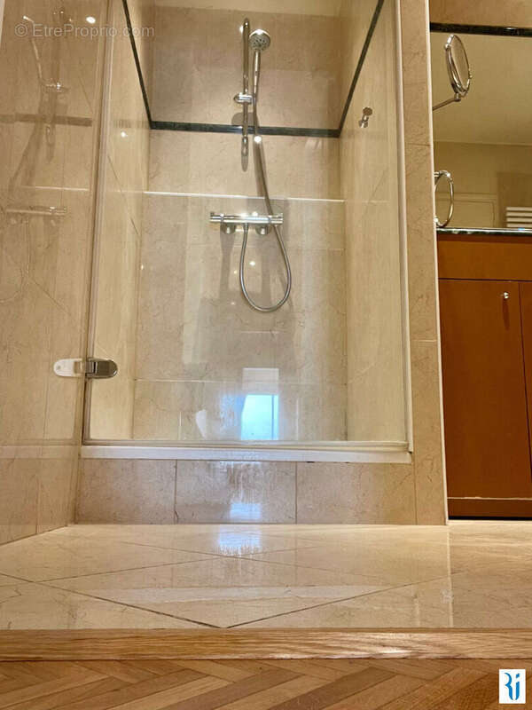 Appartement à MONT-SAINT-AIGNAN