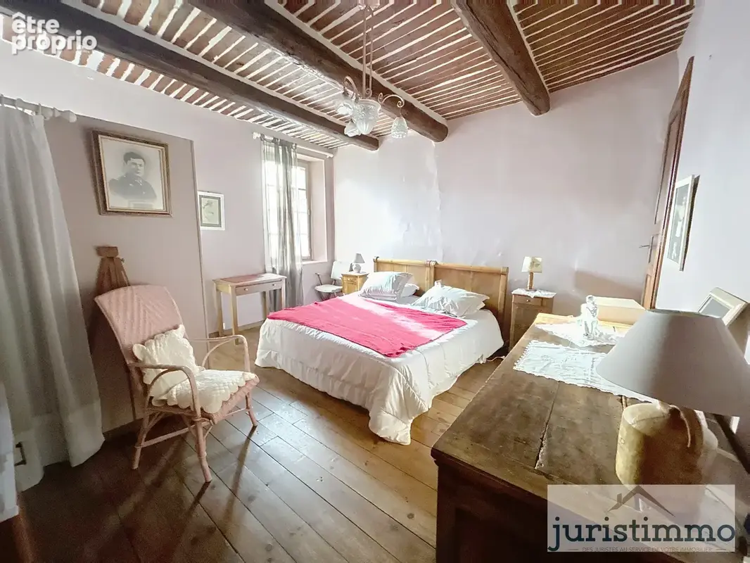 Propriété de charme au pied du château de Mondragon composée de deux habitations et dépendances. - photo 14
