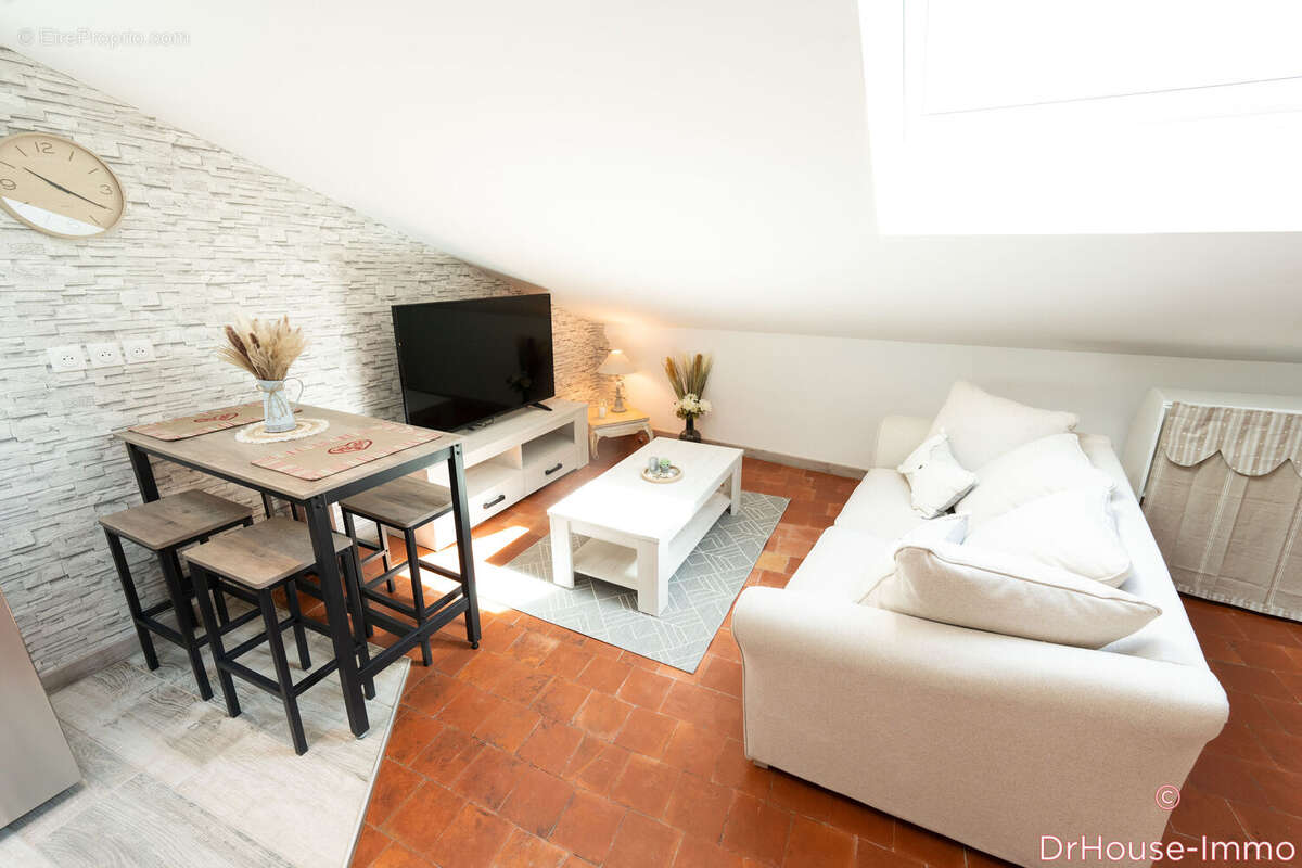 Appartement 340 m² à Riez  - photo 4
