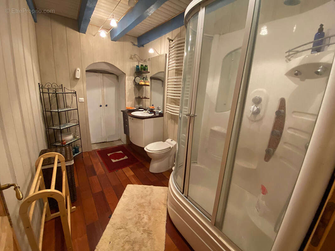 Maison à VAIVRE-ET-MONTOILLE