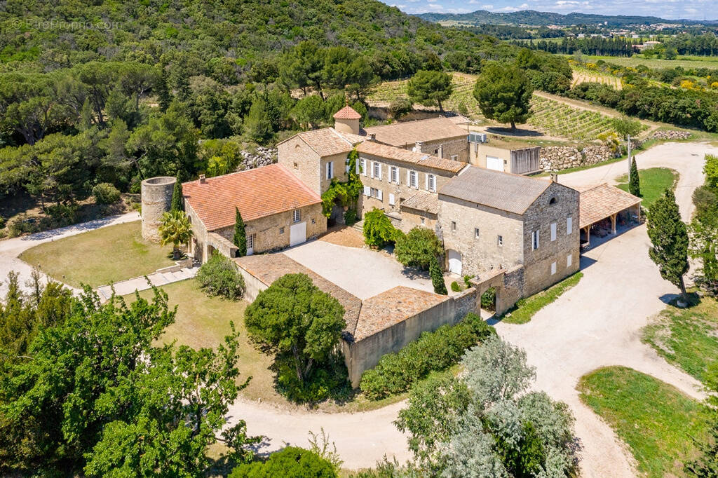 Autre à TAVEL