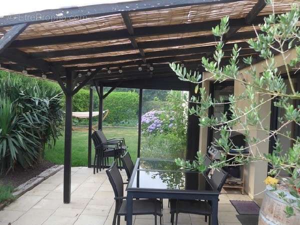 Maison à LA CHAPELLE-CHAUSSEE