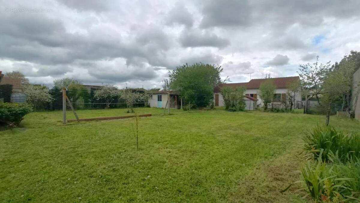 Maison à AYRON