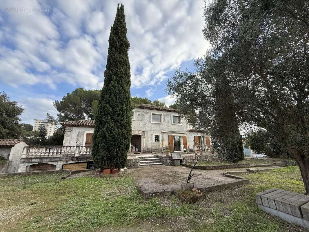 Maison à MOUGINS