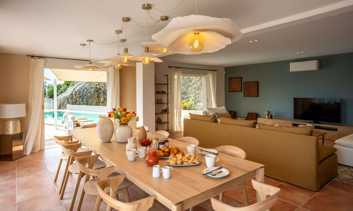 Maison à LA LONDE-LES-MAURES