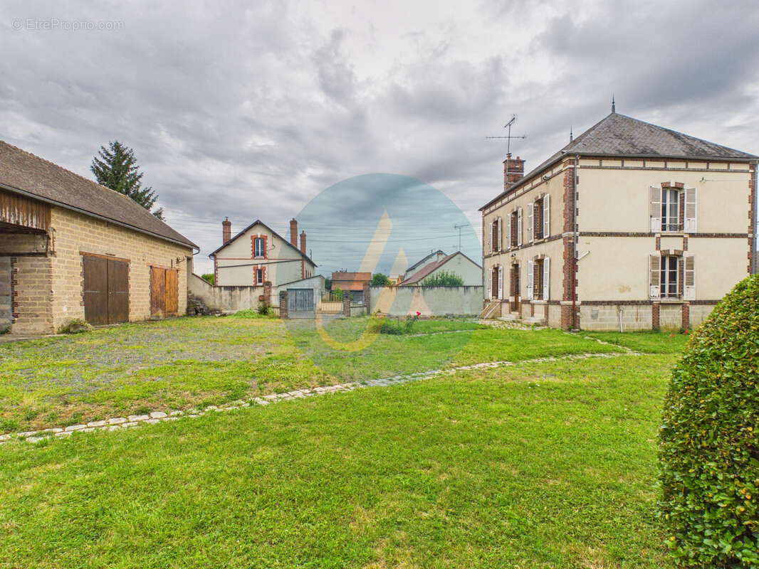 Maison à COURTENAY