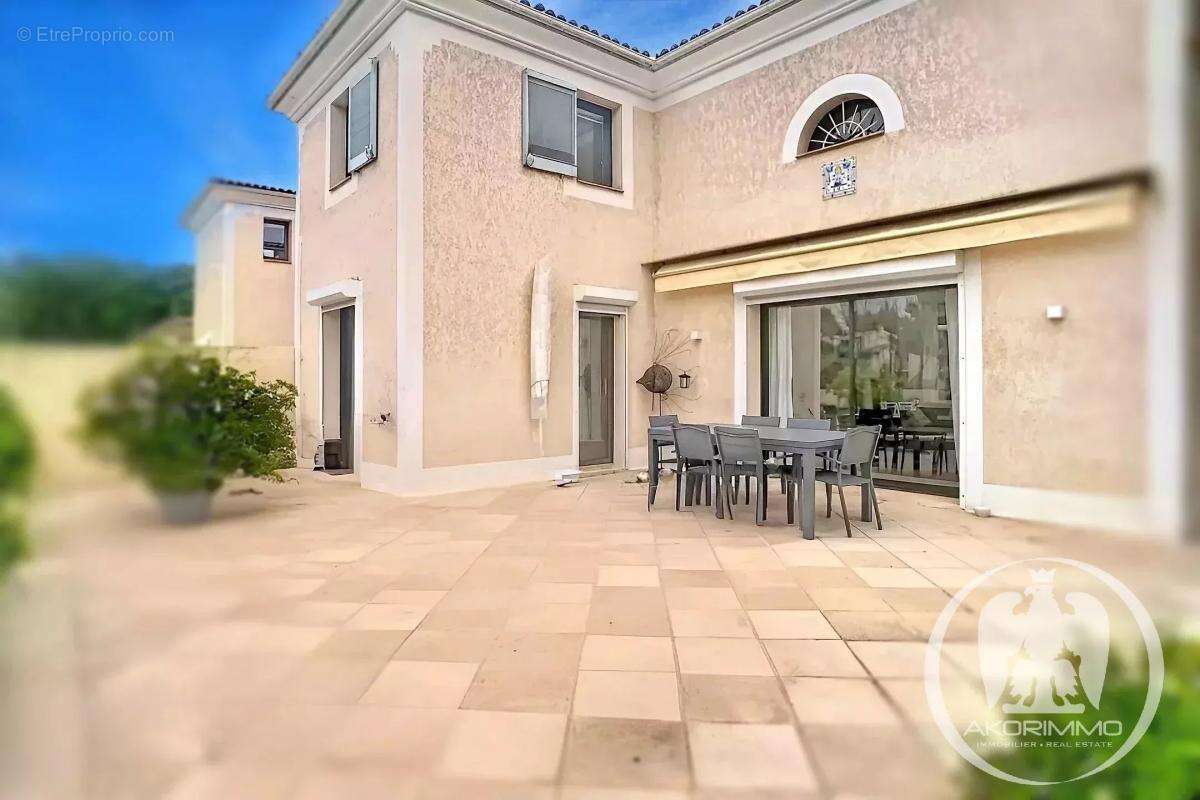 Maison à VILLENEUVE-LOUBET