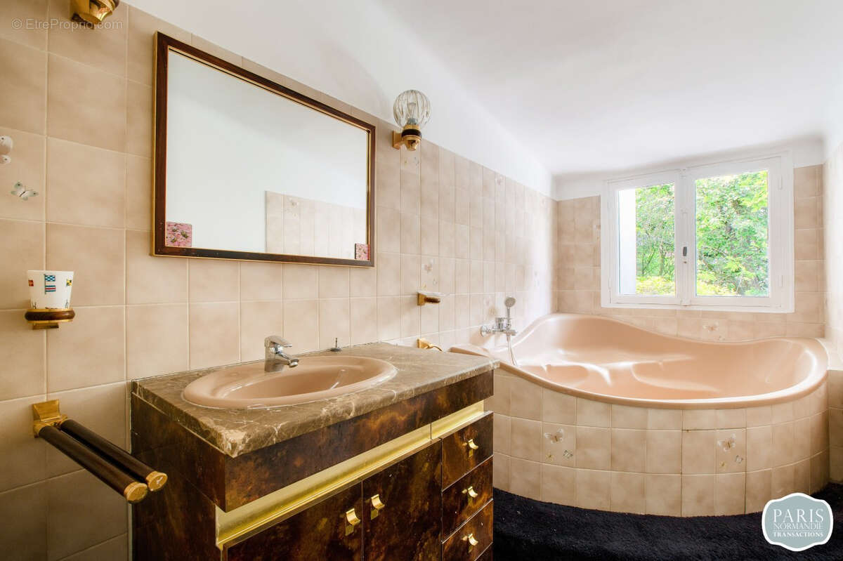 Maison à ISSY-LES-MOULINEAUX