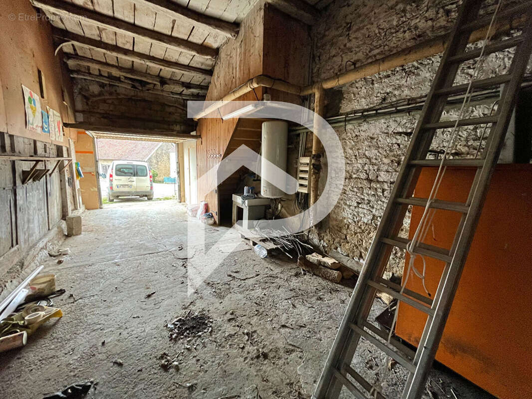 Maison à FAVEROLLES