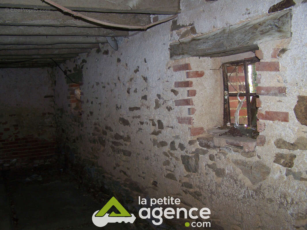 Autre à NEUVY-SAINT-SEPULCHRE