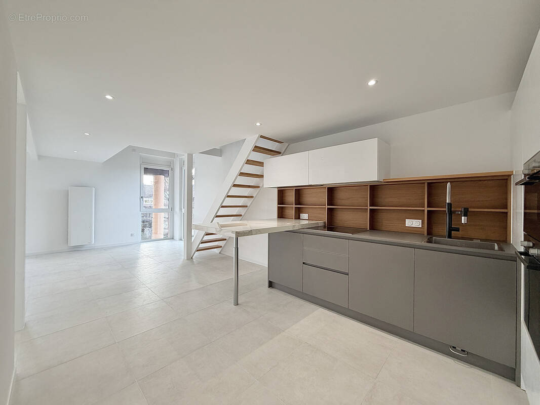 Appartement à CRANVES-SALES