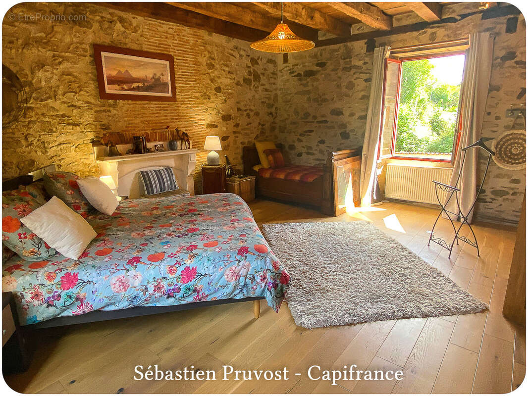 Dpt Dordogne (24), à vendre 11 pièces proche Thiviers (24) propriété de 325 m², terrain 22200 m², dépendance, piscine - photo 9