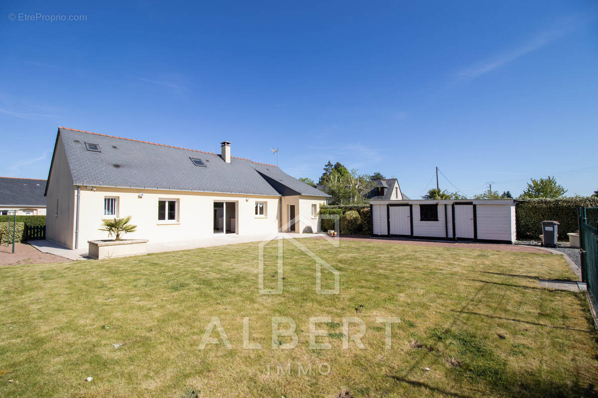 Maison à LONGUE-JUMELLES