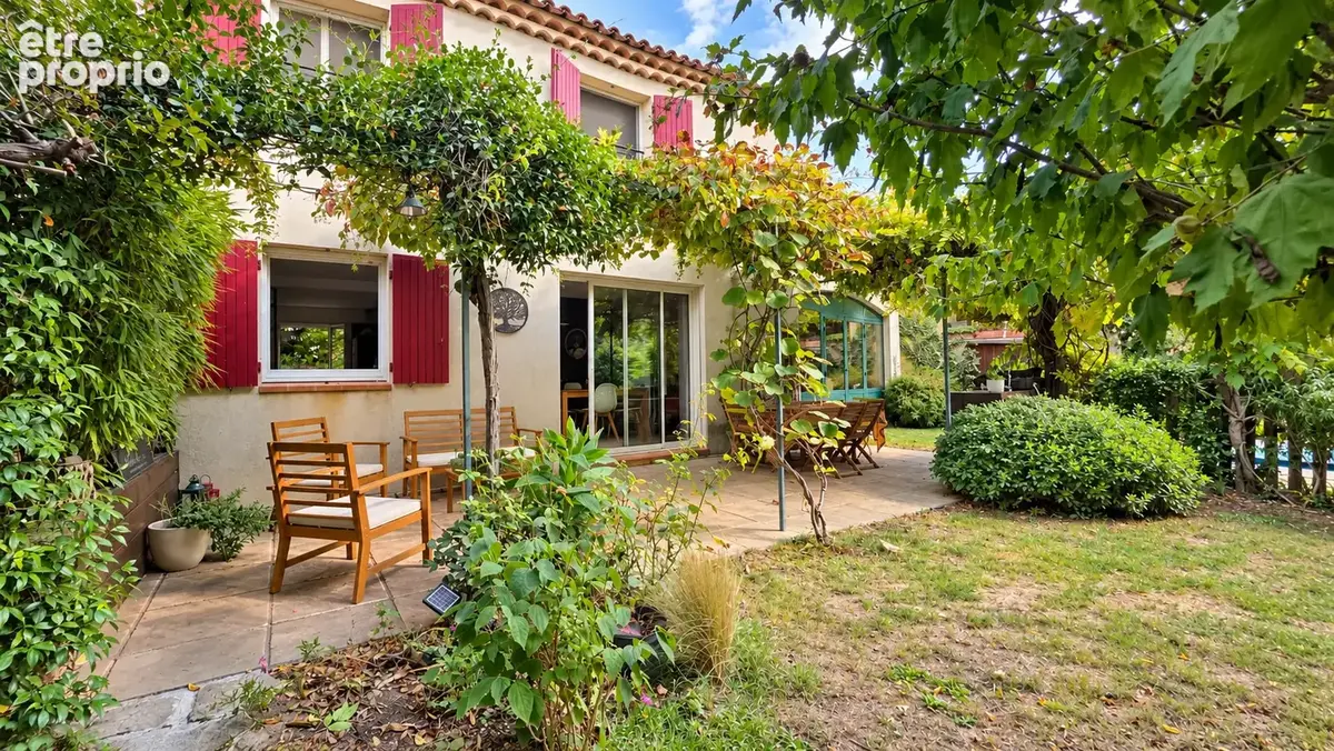 LAURIS : Maison T6 de 121 m2 avec piscine, garage et jardin arboré - photo 2