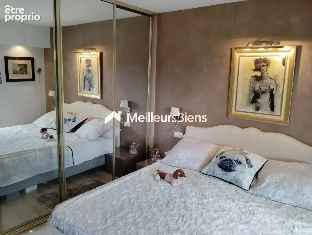 Le Cannet: Co- Exclusivité : Rare ,98 m2, comme une maison, appartement  rez de jardin clair et calme, grand jardin et piscine - photo 11