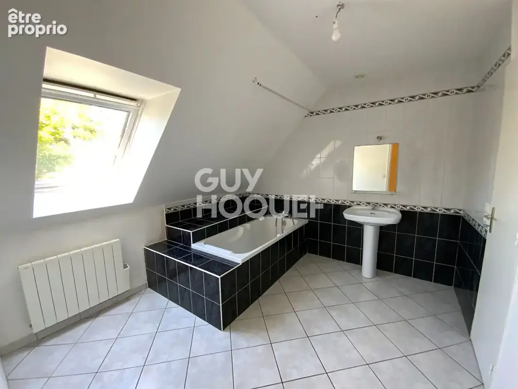 Maison Saint Marc Sur Mer 4 pièce(s) 101 m2 (113m2 au sol ) - photo 7