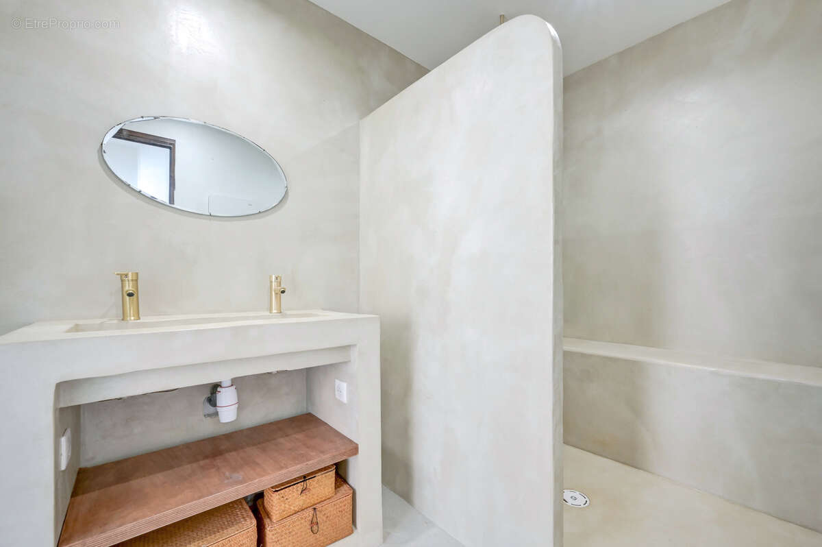 Appartement à MARSEILLE-6E