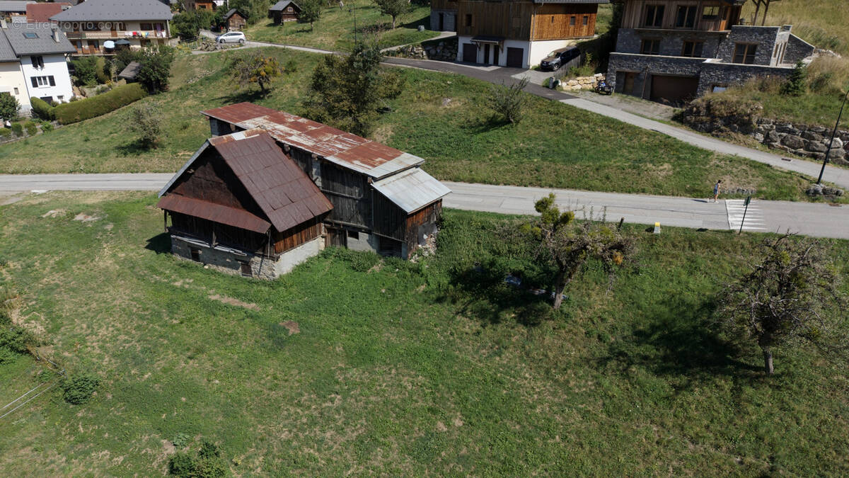 Maison à LES AVANCHERS-VALMOREL