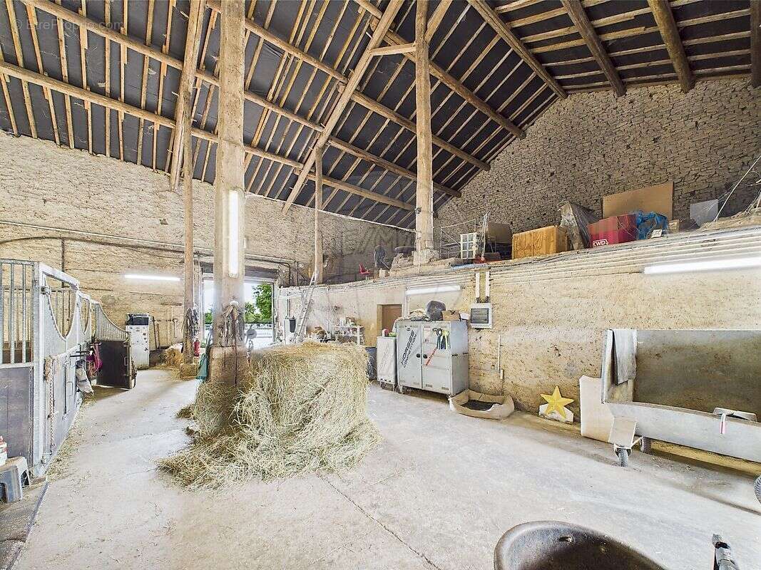 Maison à MAIRY-MAINVILLE