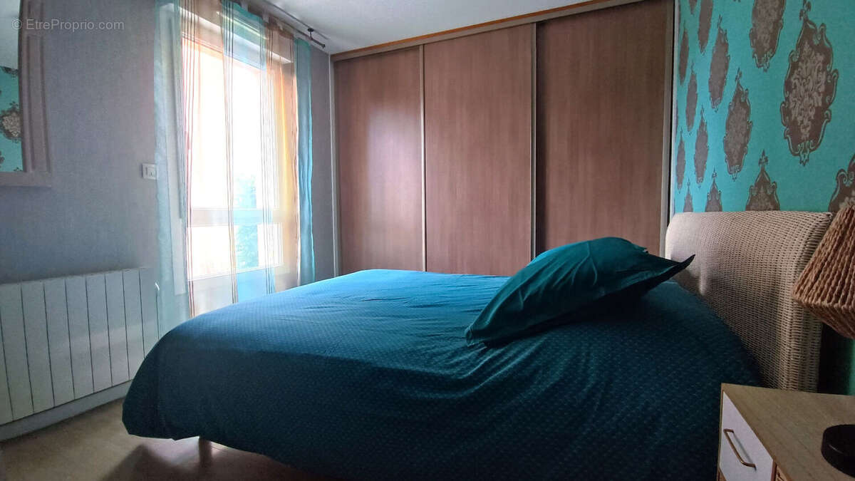 Appartement à ONET-LE-CHATEAU