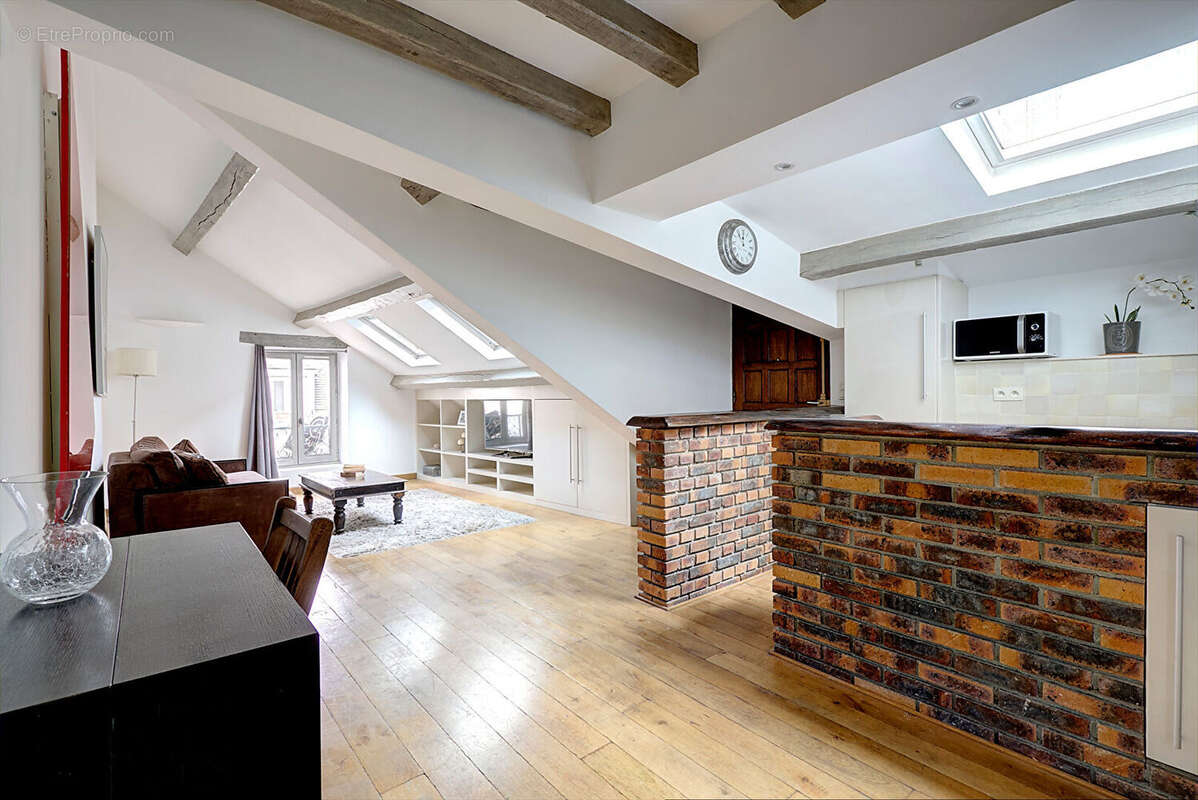 Appartement à PARIS-18E