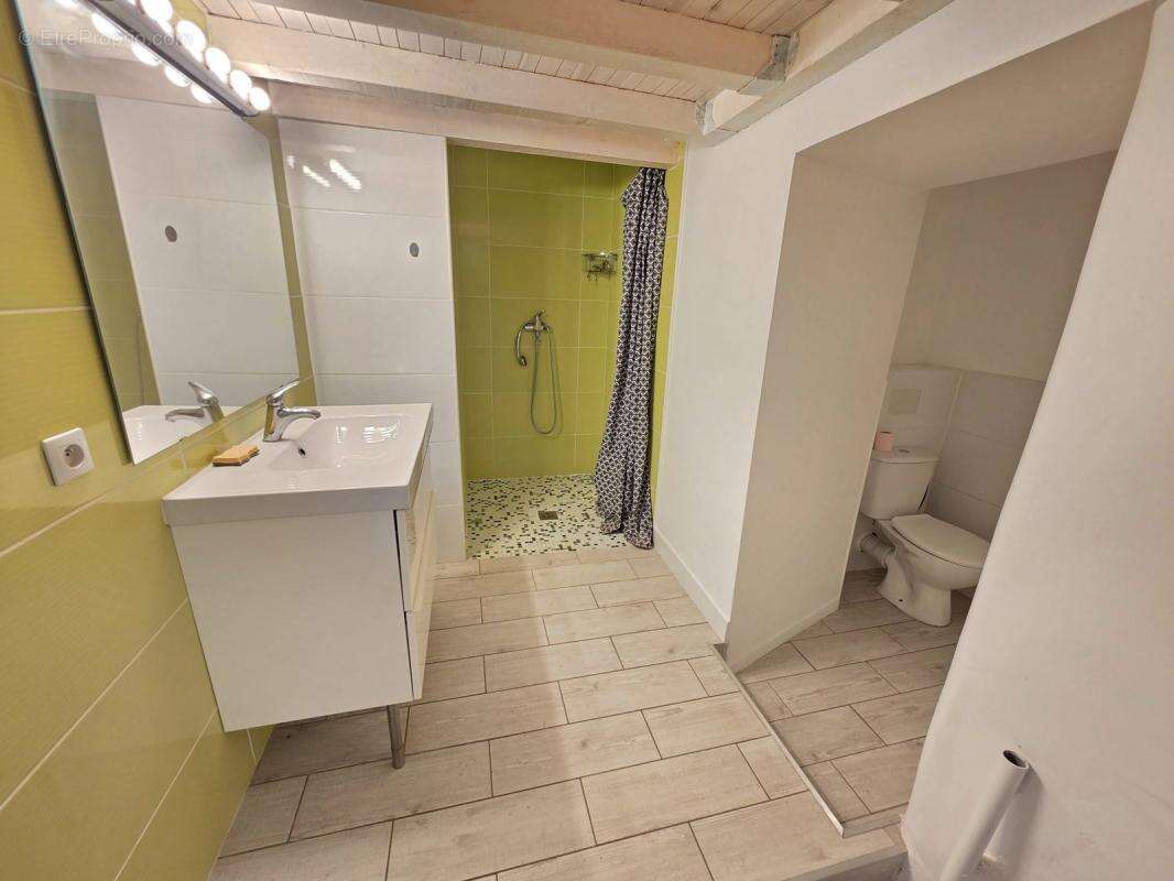 Appartement à MONTAREN-ET-SAINT-MEDIERS