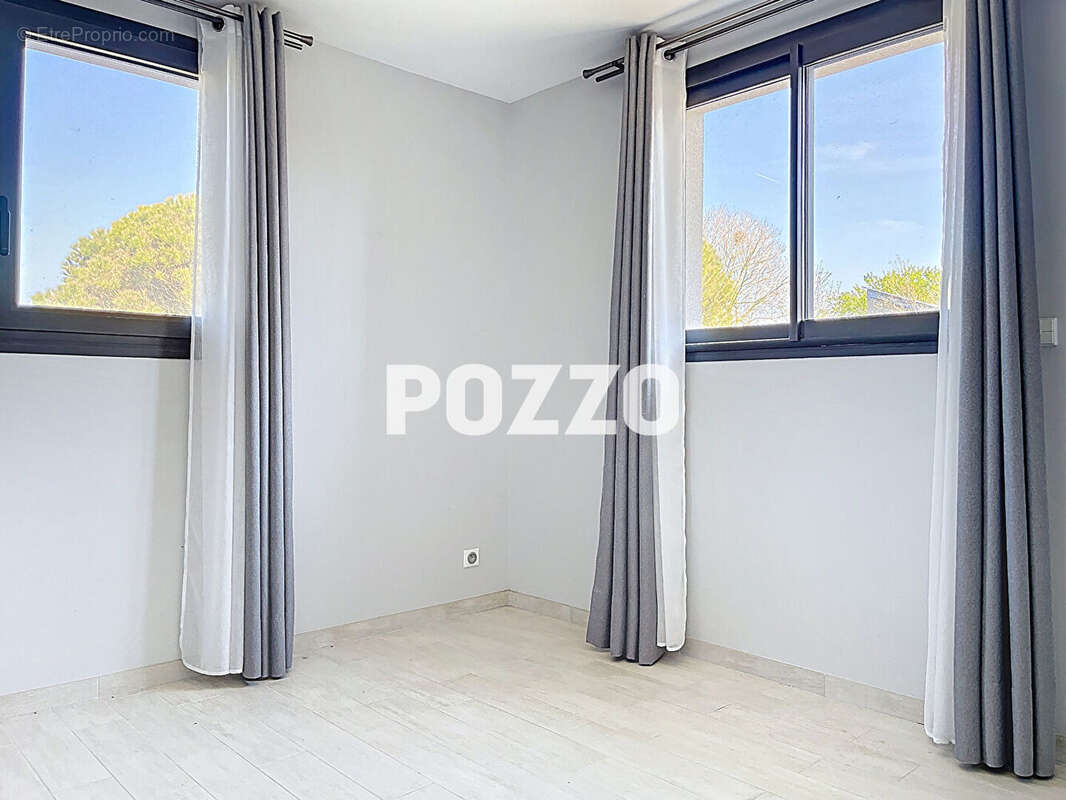 Maison à REGNEVILLE-SUR-MER