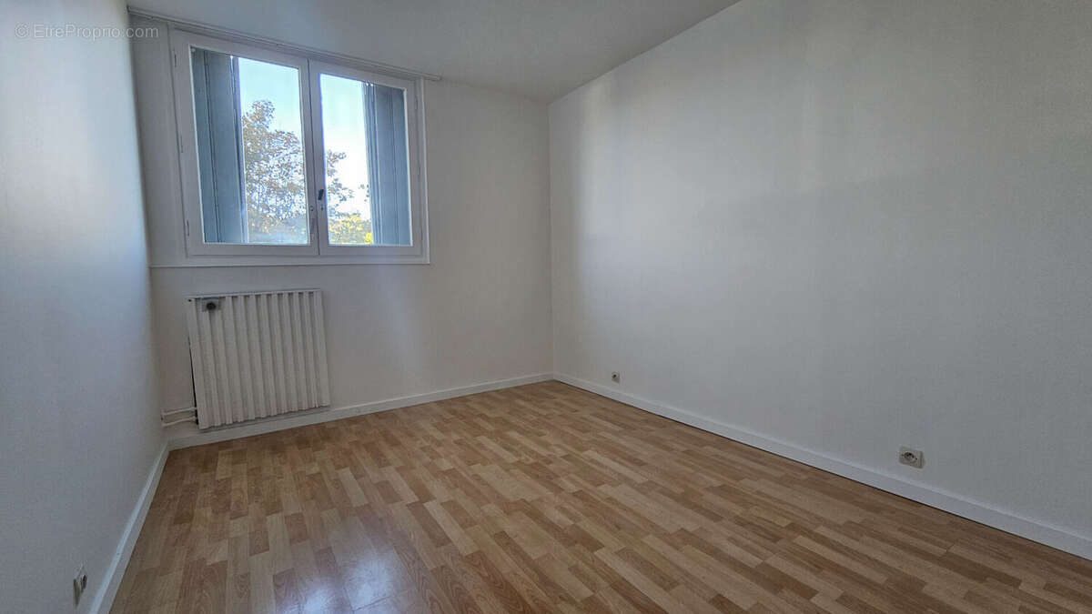 Appartement à CHILLY-MAZARIN