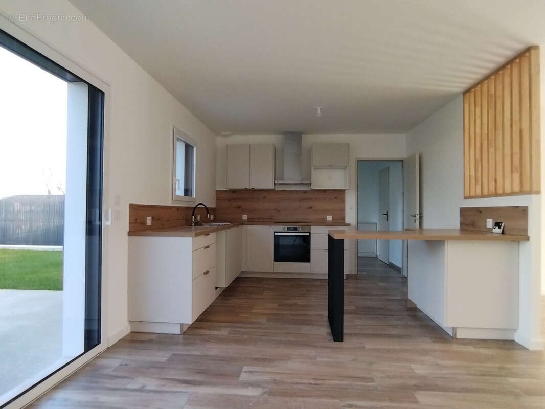 Maison à SAINTE-FLORENCE