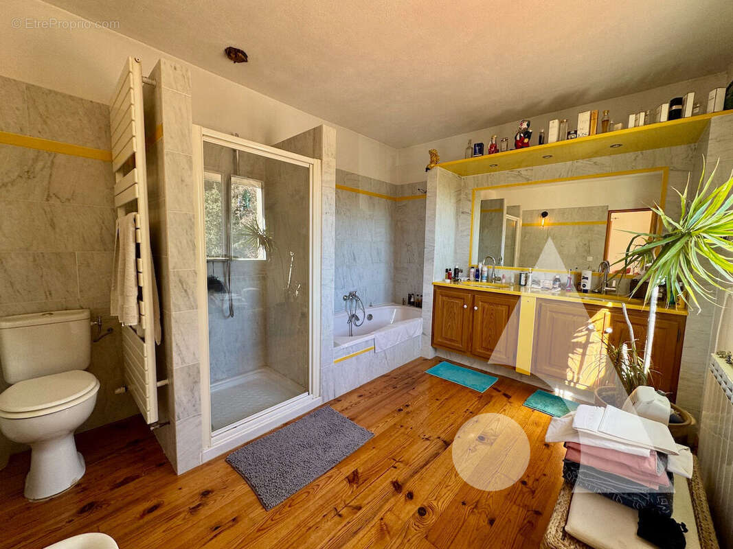 Maison à VILLECROZE