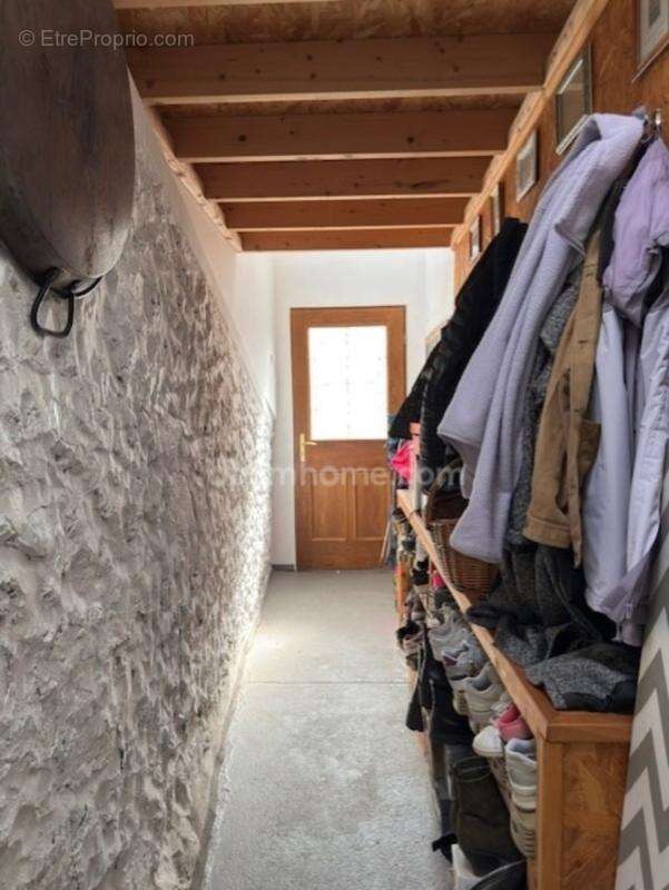 SAINT CYR SOUS DOURDAN. Maison de charme rénovée 120 m² – Suite parentale – Garage – Dépendances – Jardin 424 m² – Terrasse 35 m - photo 10