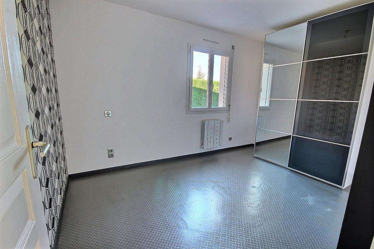 Maison à SERRES-CASTET